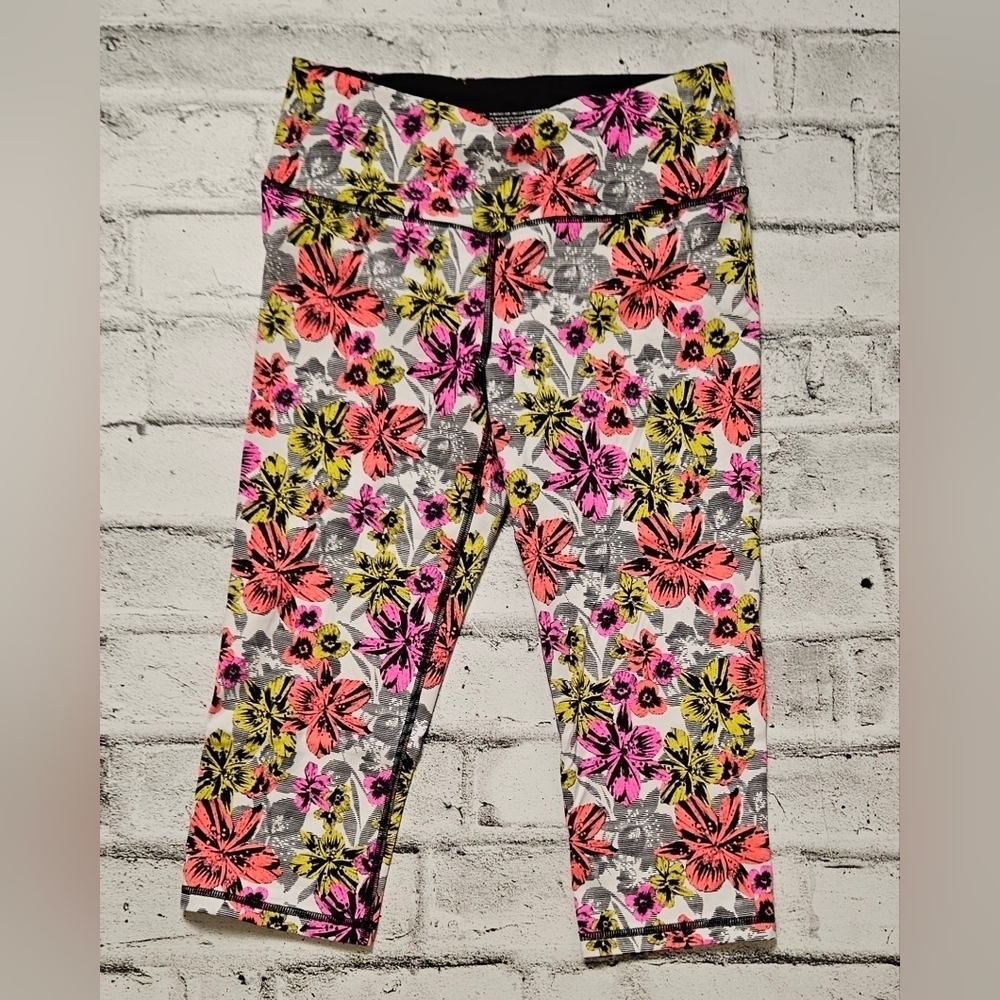 Victoria’s Secret VSX Floral Capri Leggings Pink Yellow Activewear